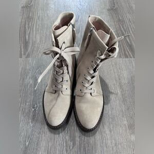 New Moonie Women Water Resistant Leather Suede Combat Boot Size 8 Tan